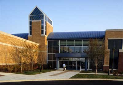NIU-Hoffman Estates offers 20,000 square feet of meeting space, including an auditorium, networked computer labs and a video conference room.