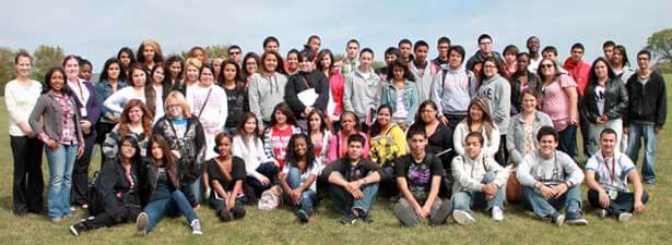 High school students and Latino Resource Center staff