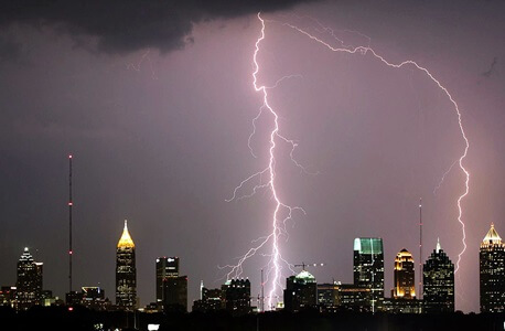 Lightning over Atlanta - xx - Credit - David Selby Wikimedia Commons