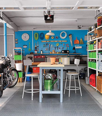 Photo of a garage workshop