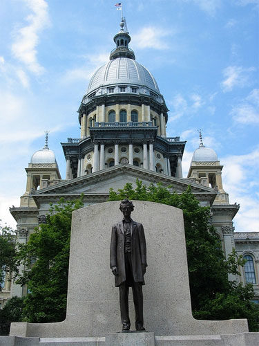 Photo of the Illinois State Capitol in Springfield
