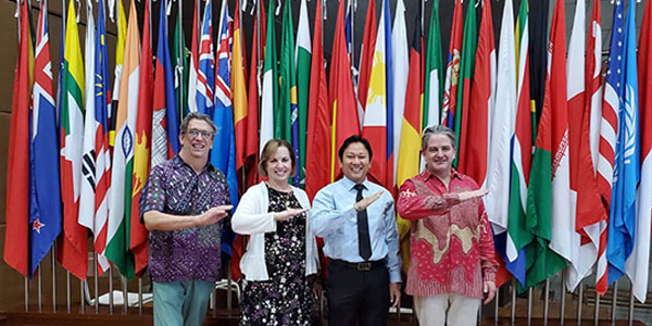 NIU Hari Ini |  Kepemimpinan NIU mengembangkan hubungan Indonesia