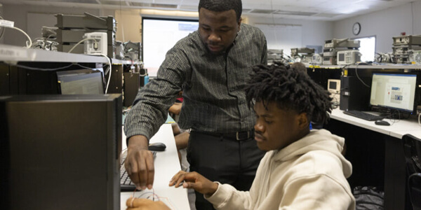 NIU Today | Engineering Accelerator helped prepare freshmen for CEET ...